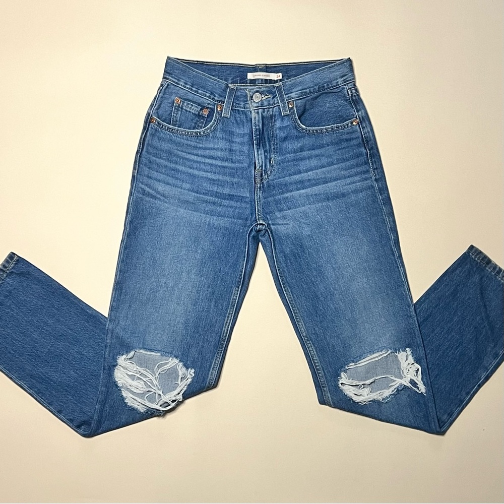 Levi's low pro straight leg.